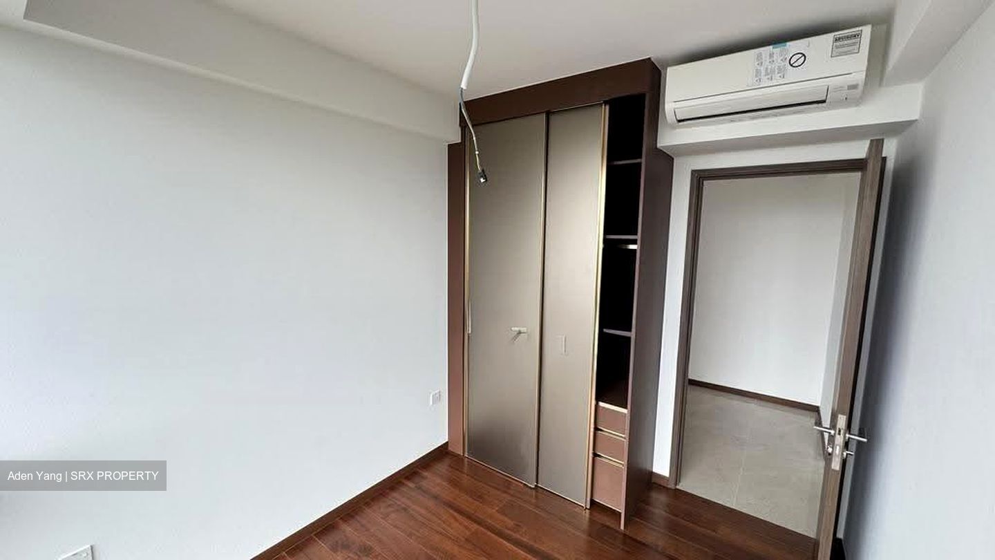Slim Barracks Rise (D5), Condominium #635017271
